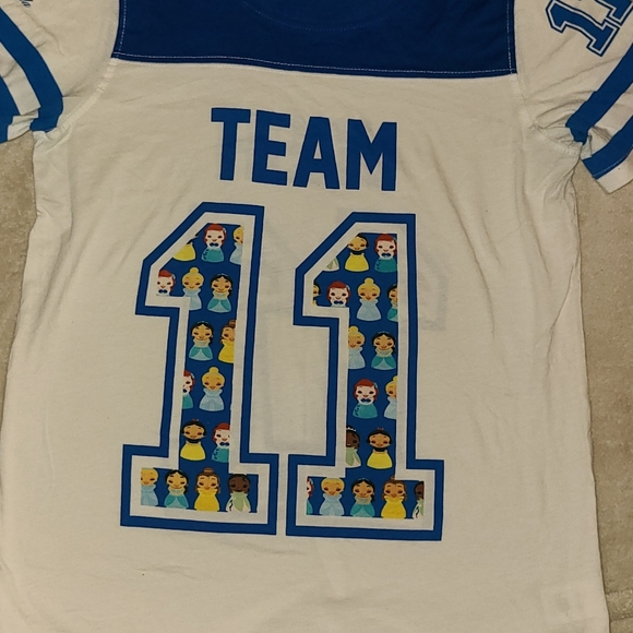 Disney Short Sleeve Top Rare Hard to Find Medium Disney Pricess Limited … - Picture 9 of 11